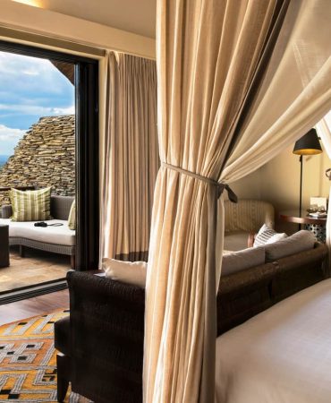 Serengeti Four Seasons: Epic 5-Star Safari Stay – EAST